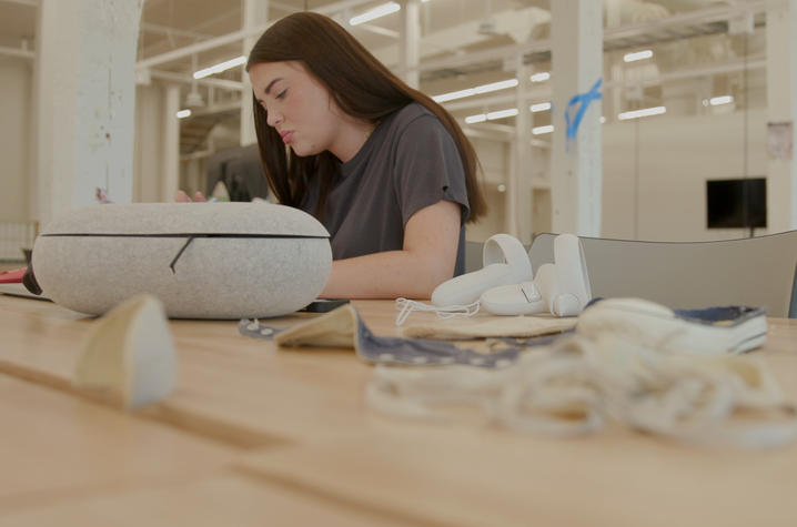 KayDee Pratt through her fellowship with the College of Design, involved her experimenting with the design process for creating shoes in virtual reality.