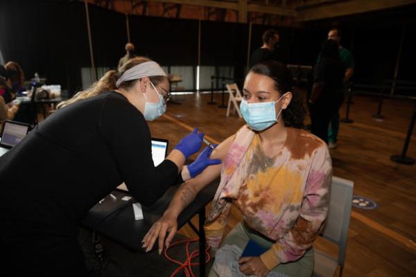 210408VACCINATIONS77_4.jpg