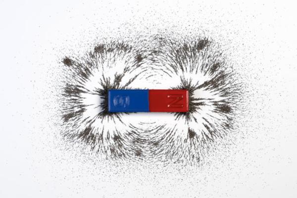 stock%20image%20of%20magnet%20with%20iron%20filings.jpg