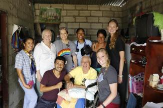 UK students and faculty in Santo Domingo, Ecuador, for a Shoulder to Shoulder Global program
