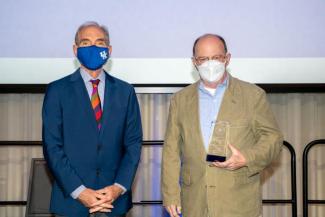 President Eli Capilouto and University Research Professor Richard H. Underwood