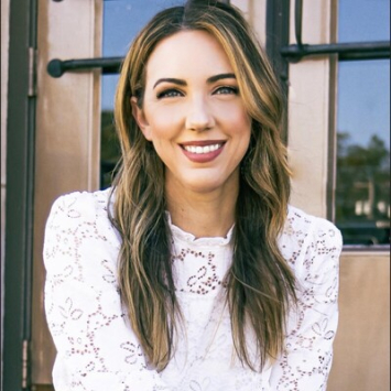 Laura Dennis